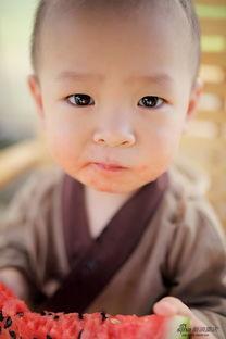 正在吃瓜娃子的图片,欢乐无限瞬间